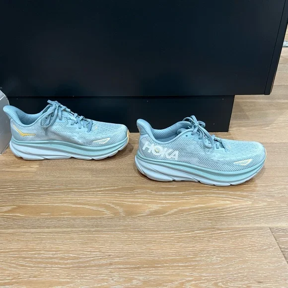 HOKA One One Clifton 9 men’s size 9.5 - Picture 1 of 9